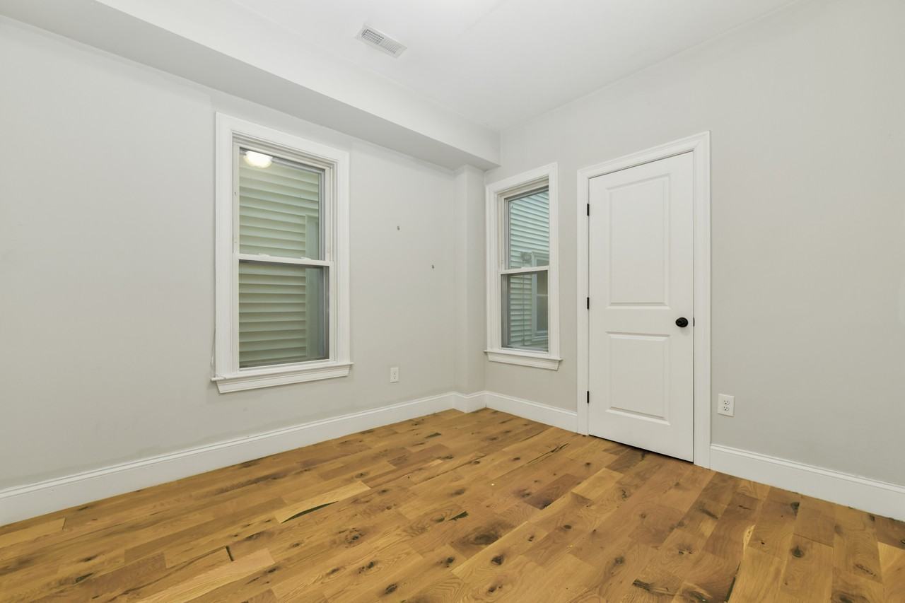 322 Saratoga St #2 - Photo 7 of 14
