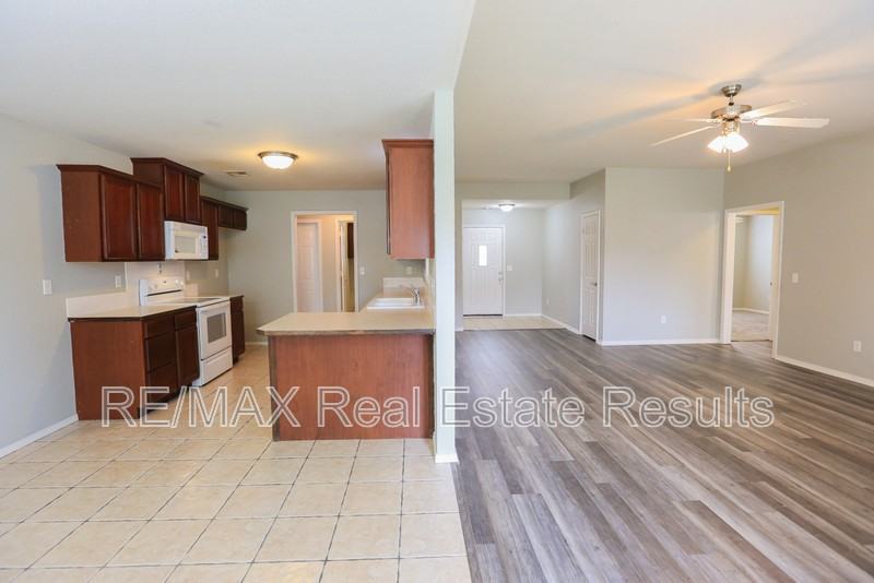 1907 Sw Columbus Rd - Photo 6 of 27
