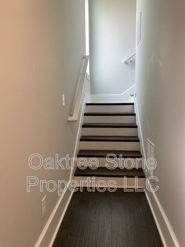 456 Parkway Dr Ne #9 - Photo 2 of 35