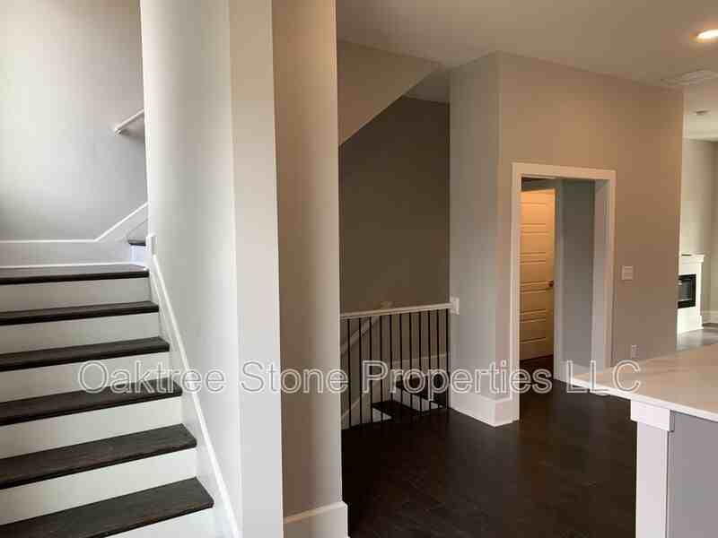 456 Parkway Dr Ne #9 - Photo 3 of 35