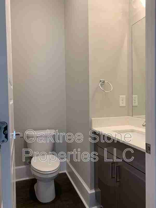 456 Parkway Dr Ne #9 - Photo 4 of 35