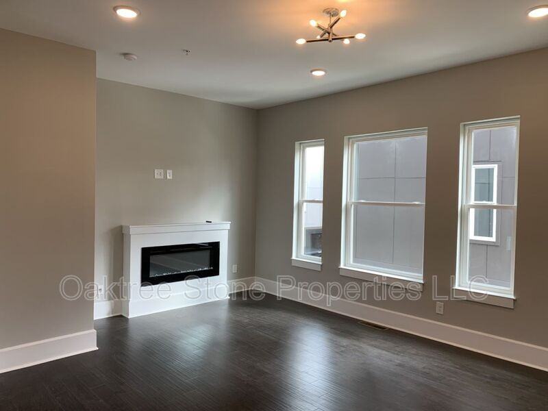 456 Parkway Dr Ne #9 - Photo 6 of 35
