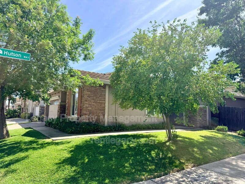 10230 Canadeo Cir - Photo 3 of 28