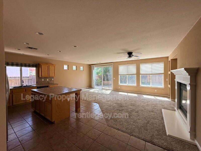 10230 Canadeo Cir - Photo 4 of 28