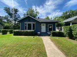 featured image of 2401 Darien St