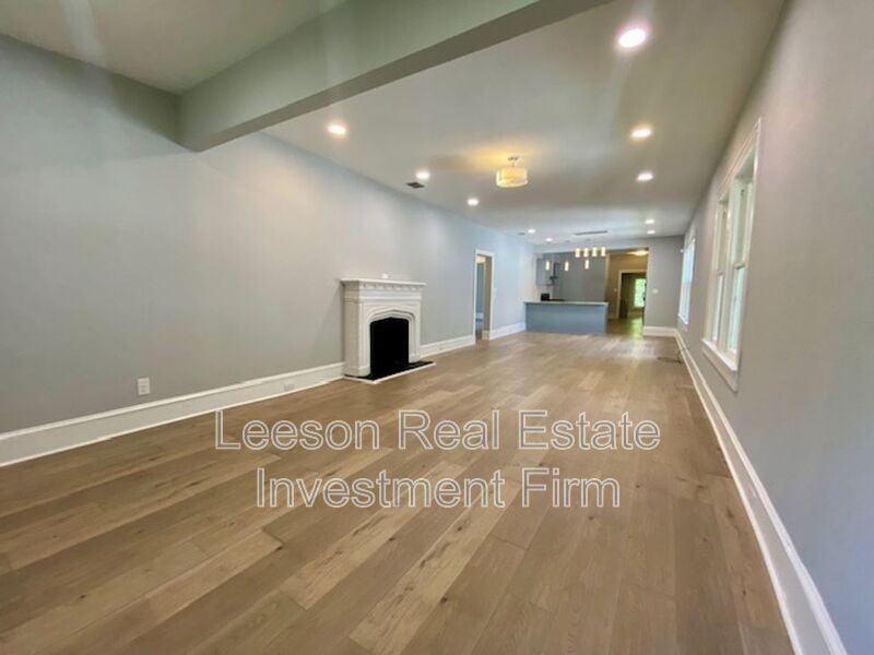 2401 Darien St - Photo 2 of 17