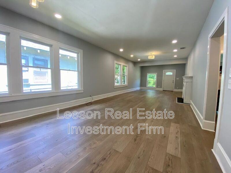 2401 Darien St - Photo 3 of 17
