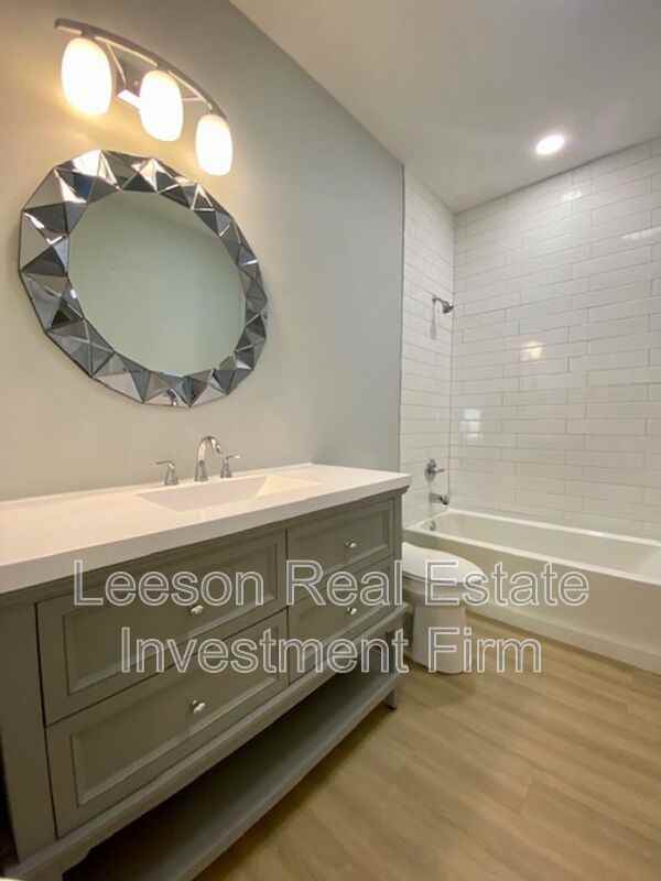 2401 Darien St - Photo 5 of 17