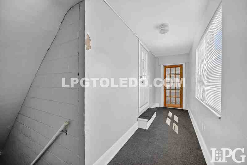 1734 Arlington Ave - Photo 6 of 24