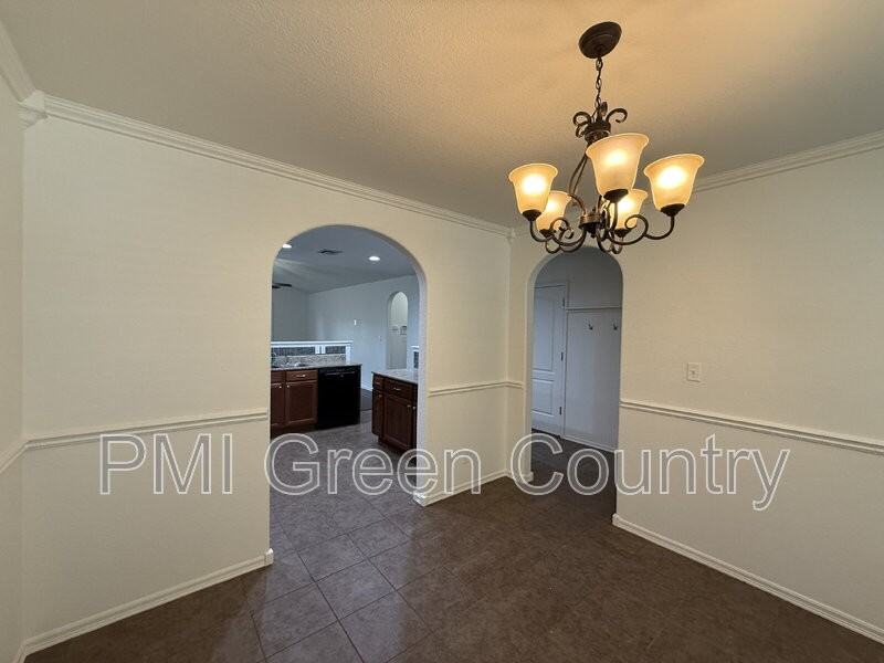 4040 W 105th St S - Photo 6 of 18