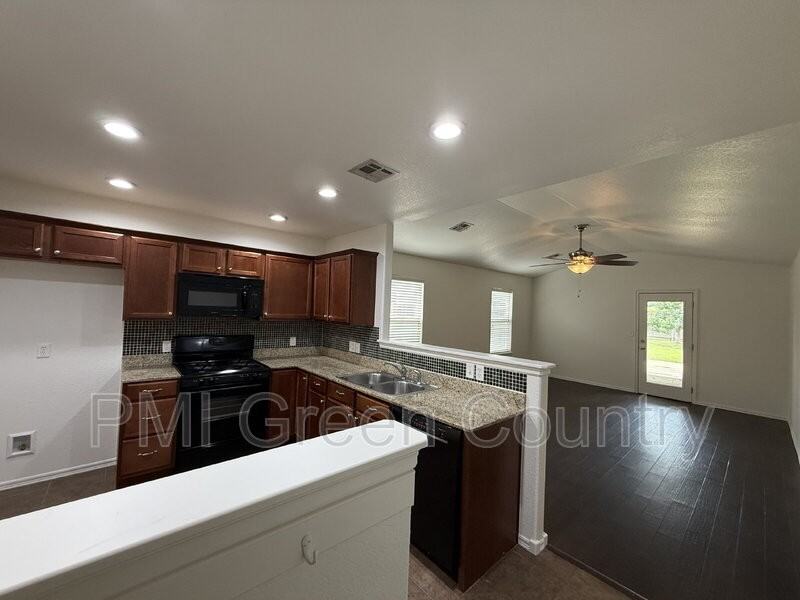 4040 W 105th St S - Photo 7 of 18