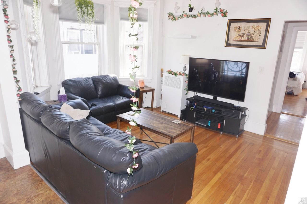 1086 Commonwealth Ave #502 - Photo 3 of 7
