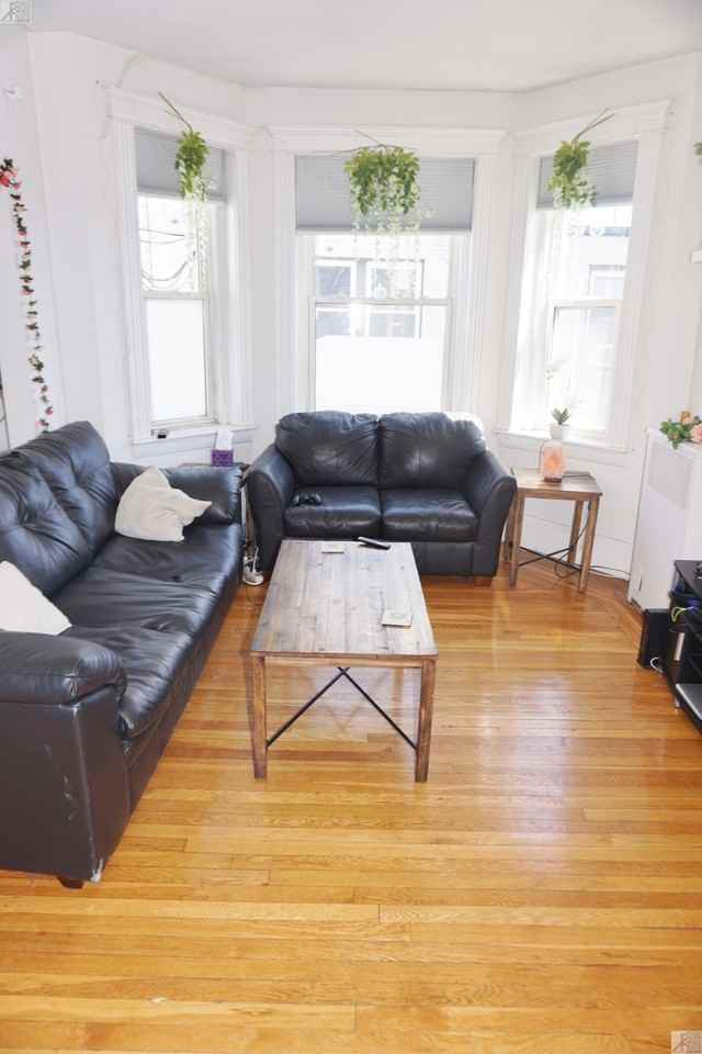1086 Commonwealth Ave #502 - Photo 4 of 7