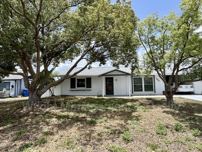704 Torrey Pines Ave - Photo 2 of 23
