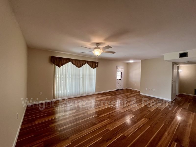 704 Torrey Pines Ave - Photo 3 of 23