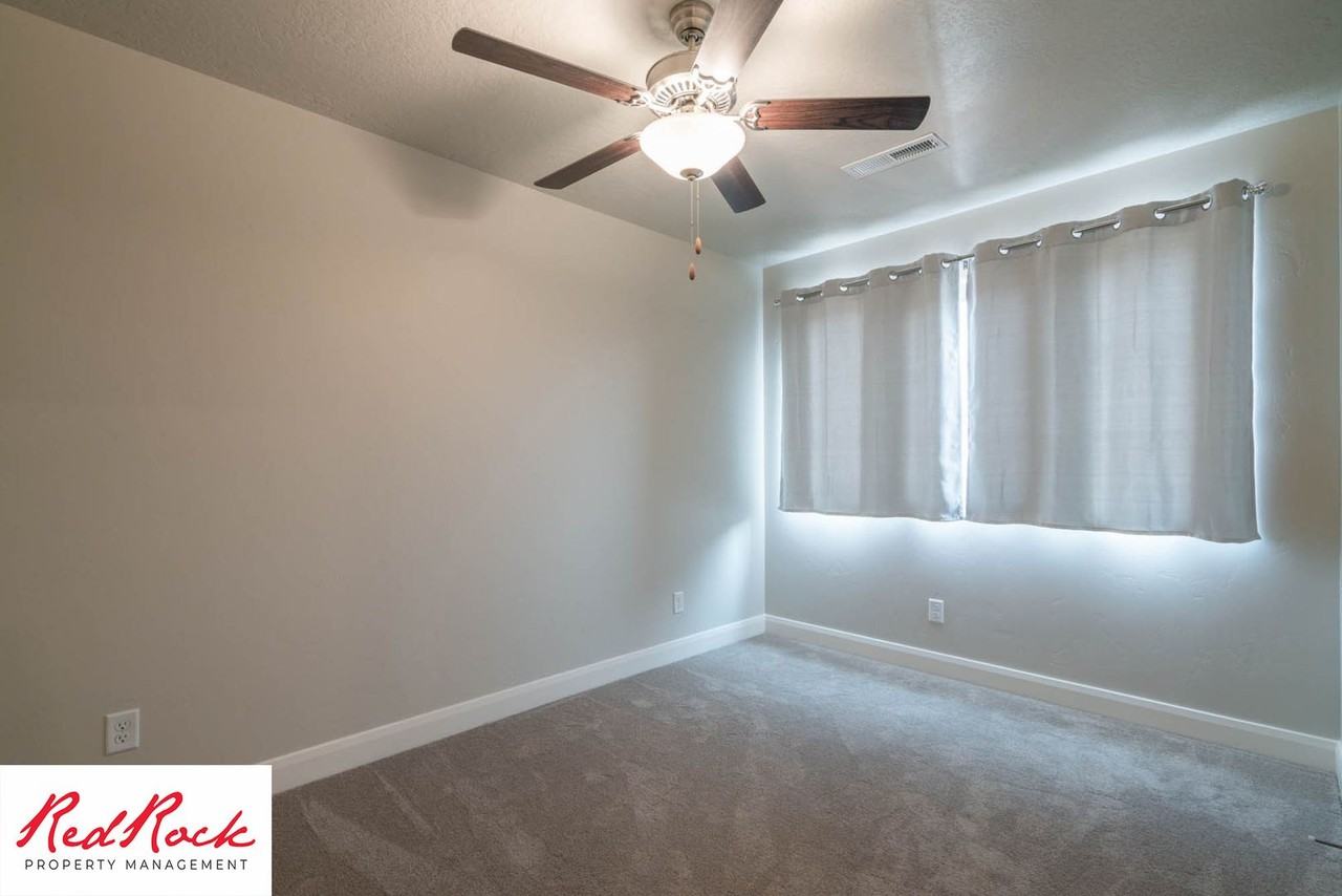493 N 550 W - Photo 3 of 50