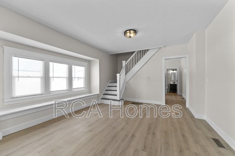 2903 E Michigan St - Photo 4 of 19