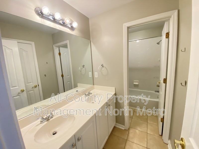 550 Elgaen Ct - Photo 7 of 11