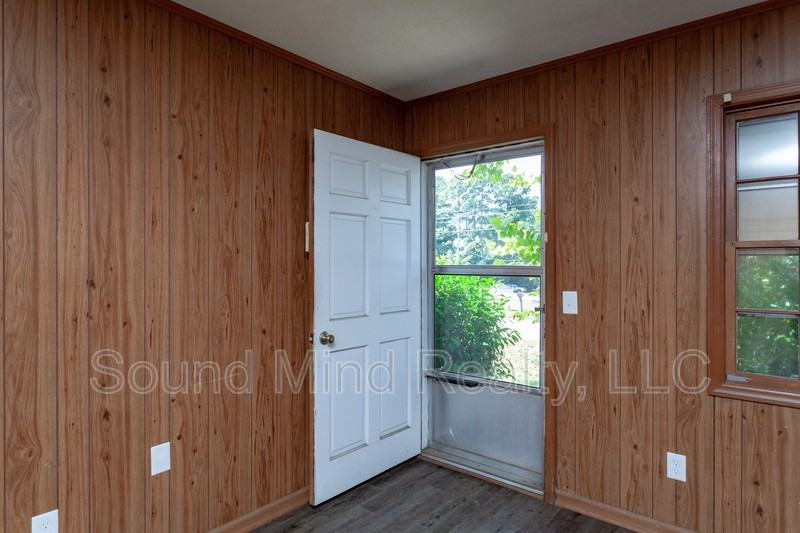 203 S Alston St - Photo 2 of 25