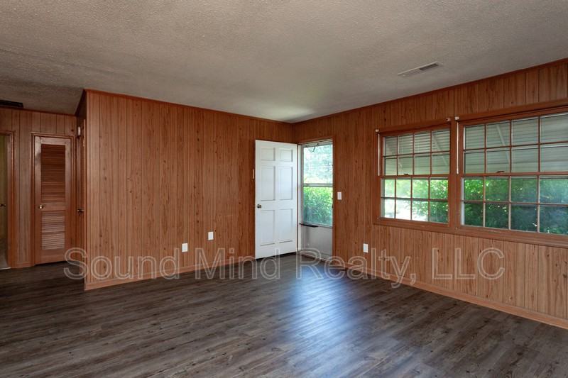 203 S Alston St - Photo 5 of 25