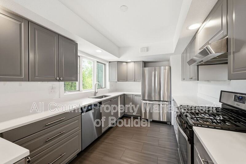 2702 6th St #13 - Photo 2 of 26