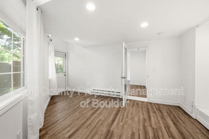 2702 6th St #13 - Photo 6 of 26