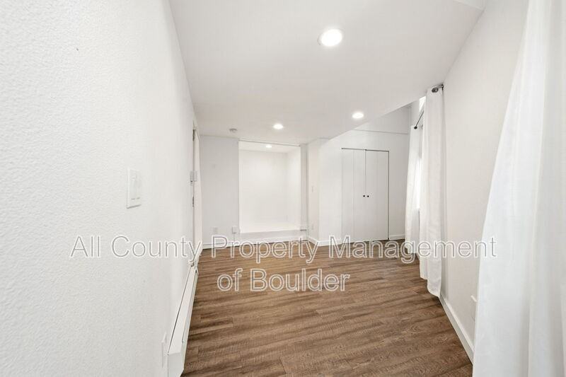 2702 6th St #13 - Photo 7 of 26