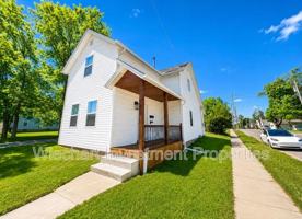featured image of 725 W Williams Ave