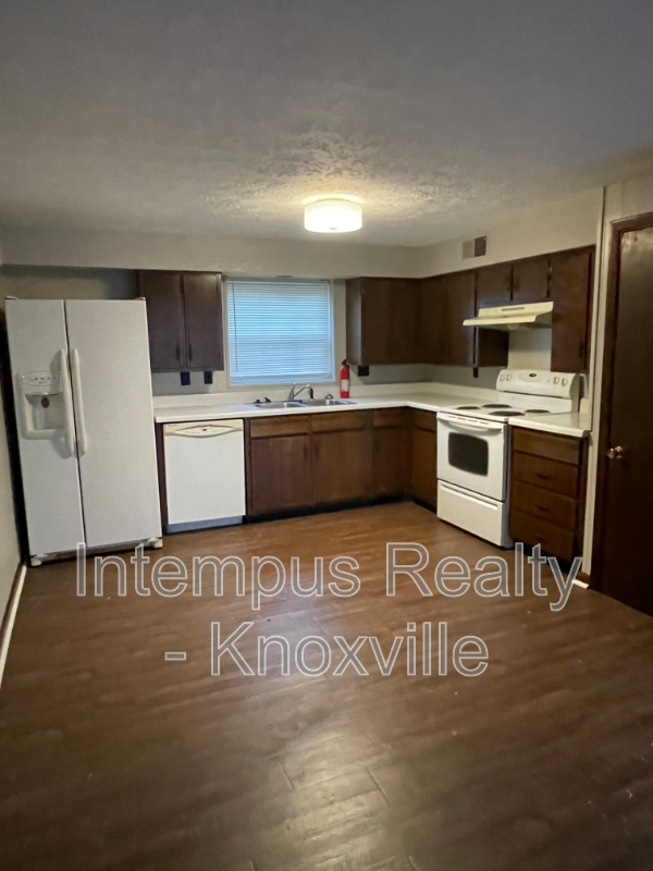 8738 Gleason Dr - Photo 5 of 22
