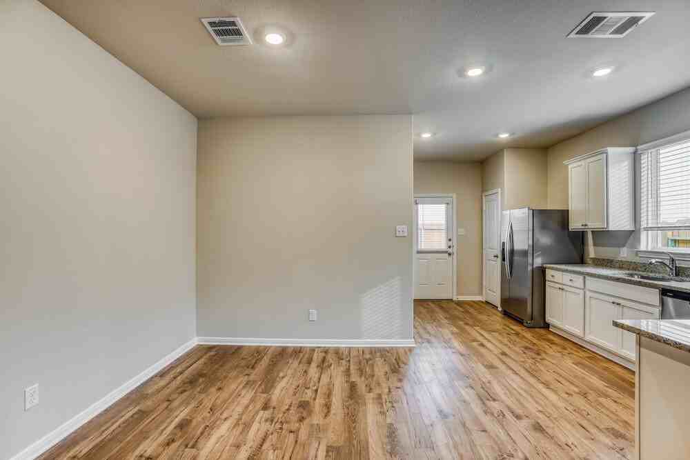 7511 Tipton Meadow Way - Photo 7 of 19