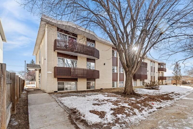 11907 81 St Nw #303 - Photo 2 of 23