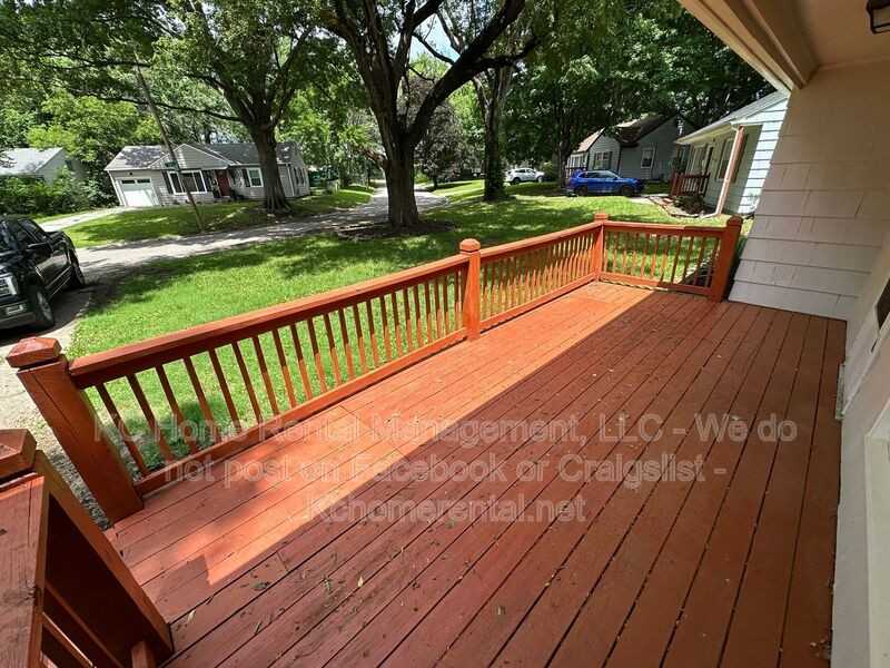 8419 Pennsylvania Ave - Photo 4 of 25