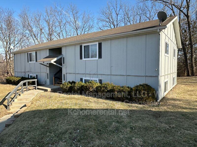 4711 Switzer Rd - Photo 3 of 23