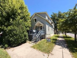 featured image of 422 Hoyt St #1
