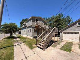 featured image of 422 Hoyt St #2