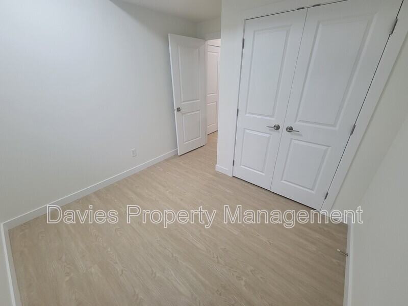 20825 19a Ave Nw #BS - Photo 6 of 10