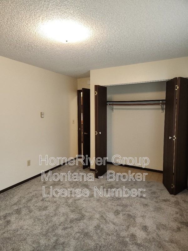 2121 S 4th St W #D - Photo 3 of 12