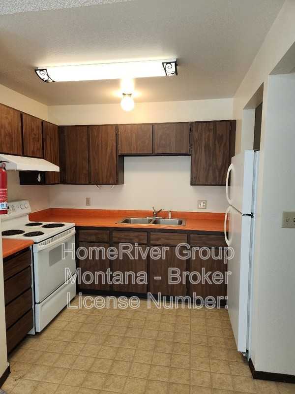2121 S 4th St W #D - Photo 4 of 12