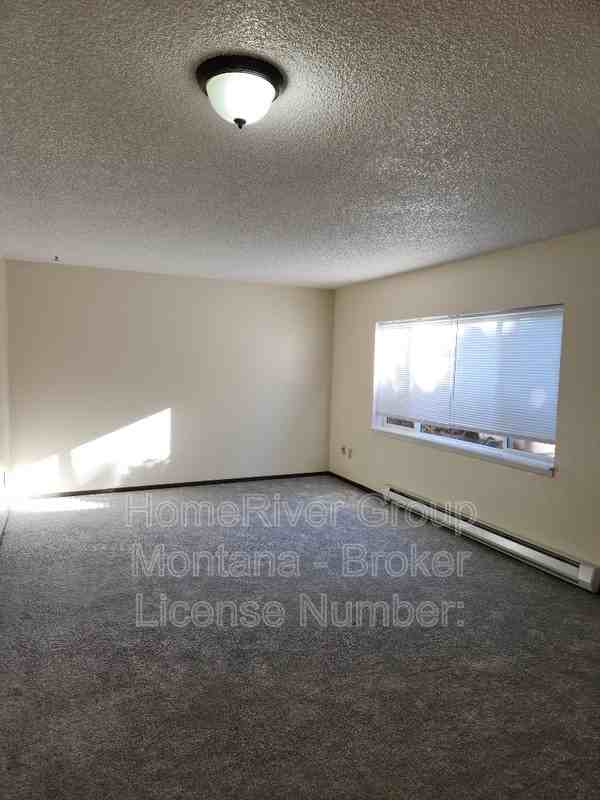 2121 S 4th St W #D - Photo 7 of 12