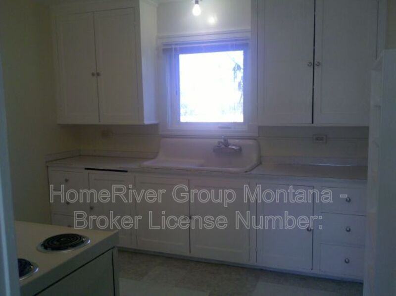 110 South Ave E - Photo 6 of 9