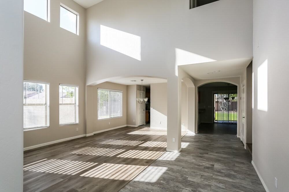 5182 W Vista Ave - Photo 4 of 17