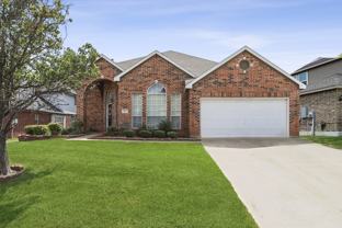 912 Becker Dr - Photo 1 of 1