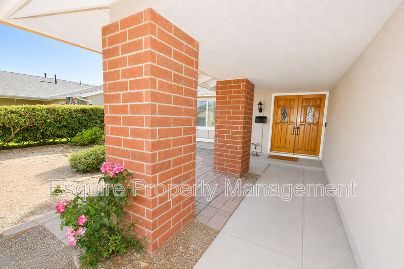 2065 Pamela St - Photo 2 of 26