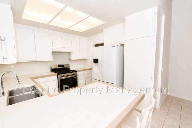 2065 Pamela St - Photo 7 of 26