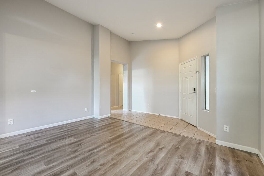 3453 W Webster Ct - Photo 4 of 16