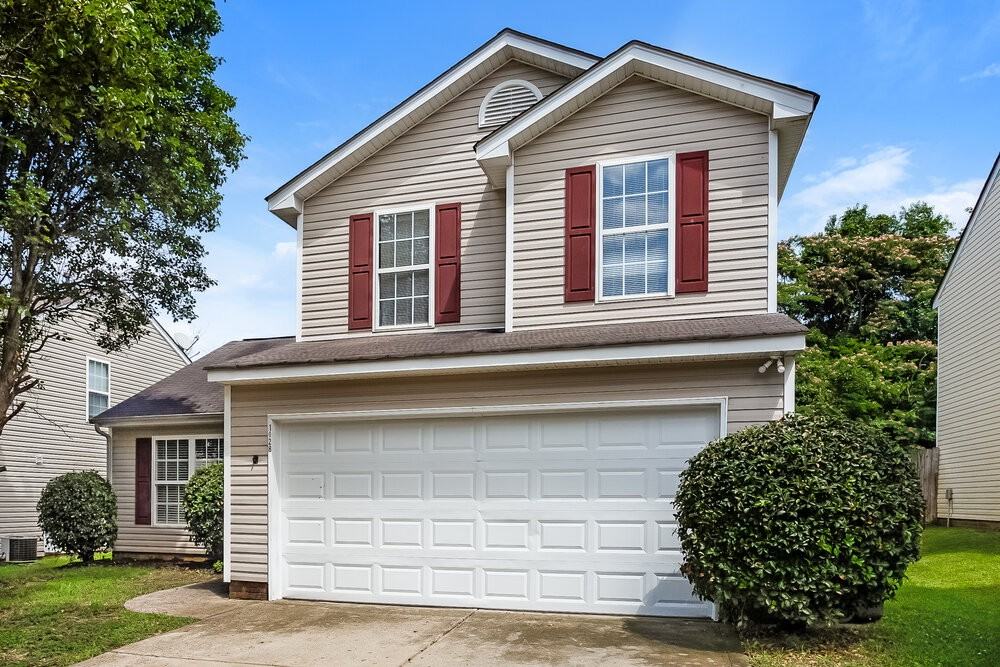 1028 Jordans Pond Ln - Photo 4 of 17