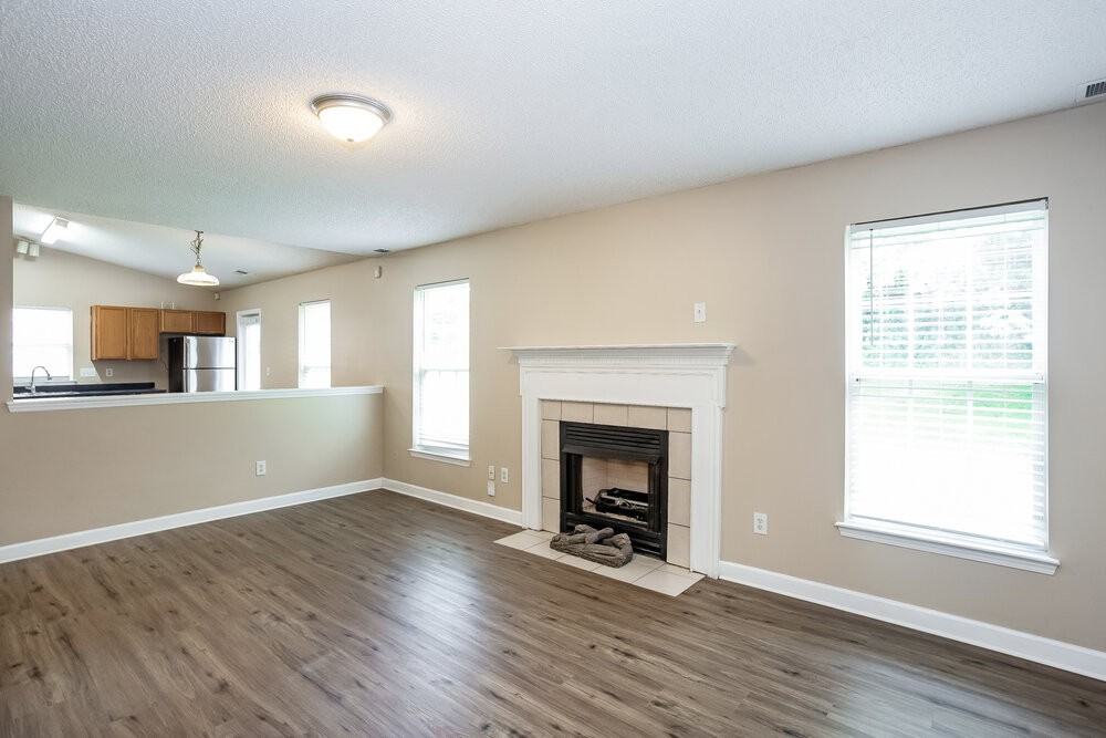 1028 Jordans Pond Ln - Photo 6 of 17