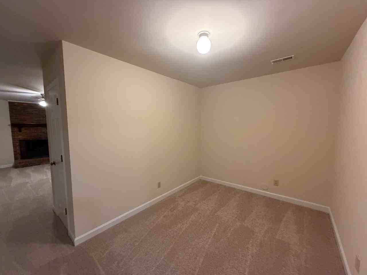 1644 India Hook Rd - Photo 4 of 12