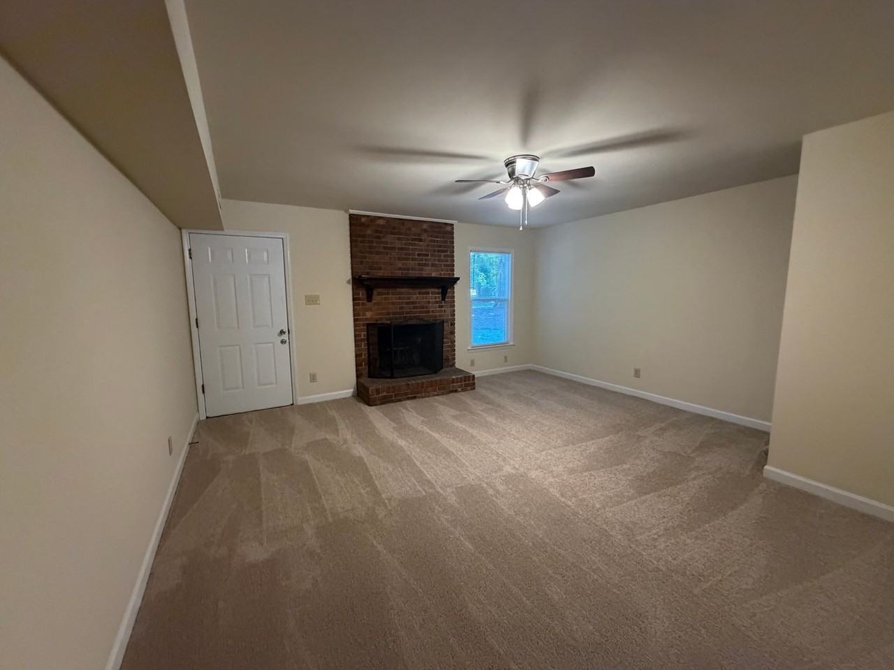 1644 India Hook Rd - Photo 5 of 12