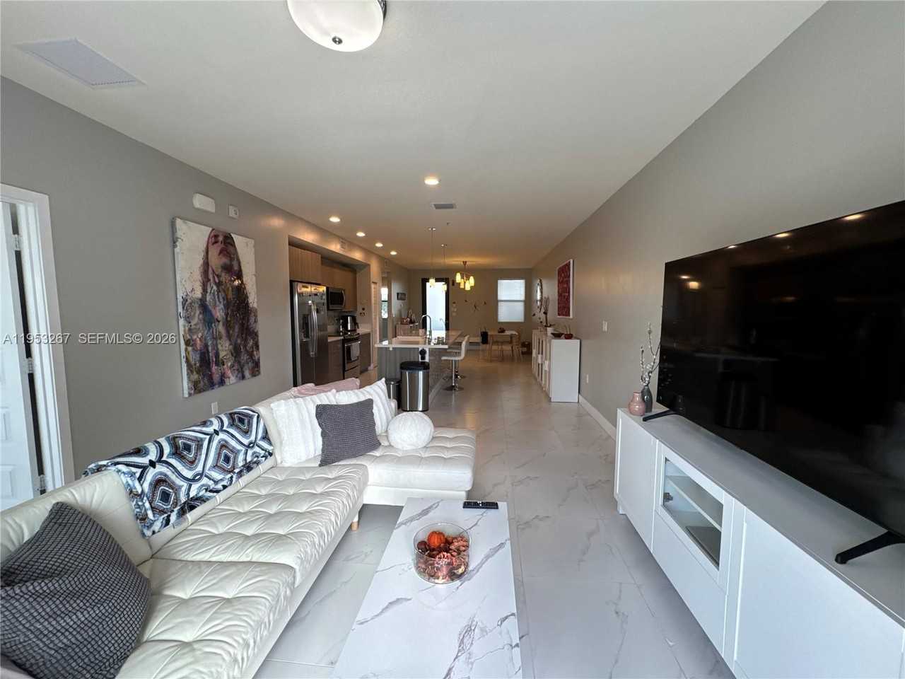 7809 Northwest 104th Avenue - Photo 3 of 13